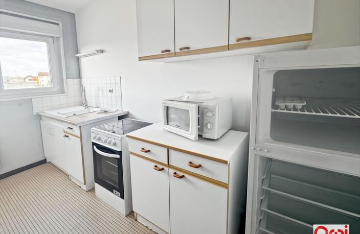 Studio 29.25 m2 - REIMS — photo 3