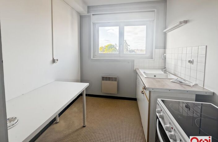 Studio 29.25 m2 - REIMS — photo 4