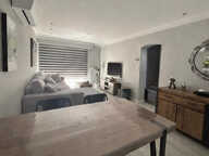 Ambès - Maison de 82 m2 habitables sur un terrain clos d'environ 596 m2- Piscine chauffée- Terrasse en bois exotique 100 m² -Pool house-Patio cosy-Garage-Stationnement extérieur - Boulodrome - Espace Barbecue — photo 3