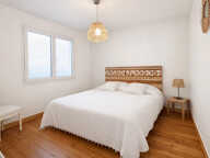 Ambès - Maison de 82 m2 habitables sur un terrain clos d'environ 596 m2- Piscine chauffée- Terrasse en bois exotique 100 m² -Pool house-Patio cosy-Garage-Stationnement extérieur - Boulodrome - Espace Barbecue — photo 4