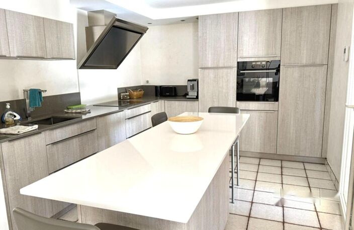 Maison Vitrolles 6 pièce(s) 150 m2 — photo 3