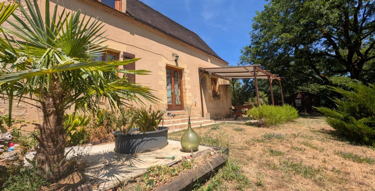Maison en pierre proche du Bugue de 155 m2 — photo 1