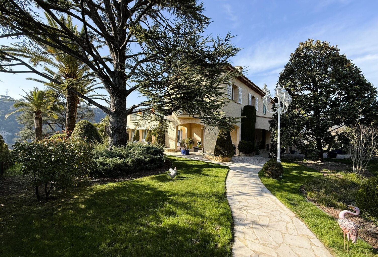 Maison de 476m2 avec piscine et terrain paysagé de 2000m2 — photo 1