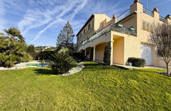 Maison de 476m2 avec piscine et terrain paysagé de 2000m2 — photo 2