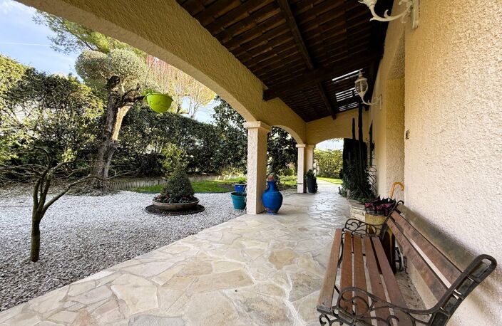 Maison de 476m2 avec piscine et terrain paysagé de 2000m2 — photo 4