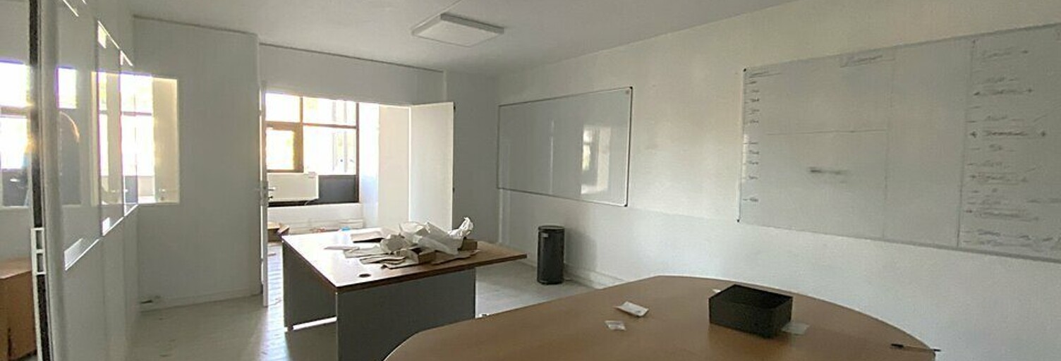 Local industriel  97 m² à louer à Villeneuve-Loubet (06270)