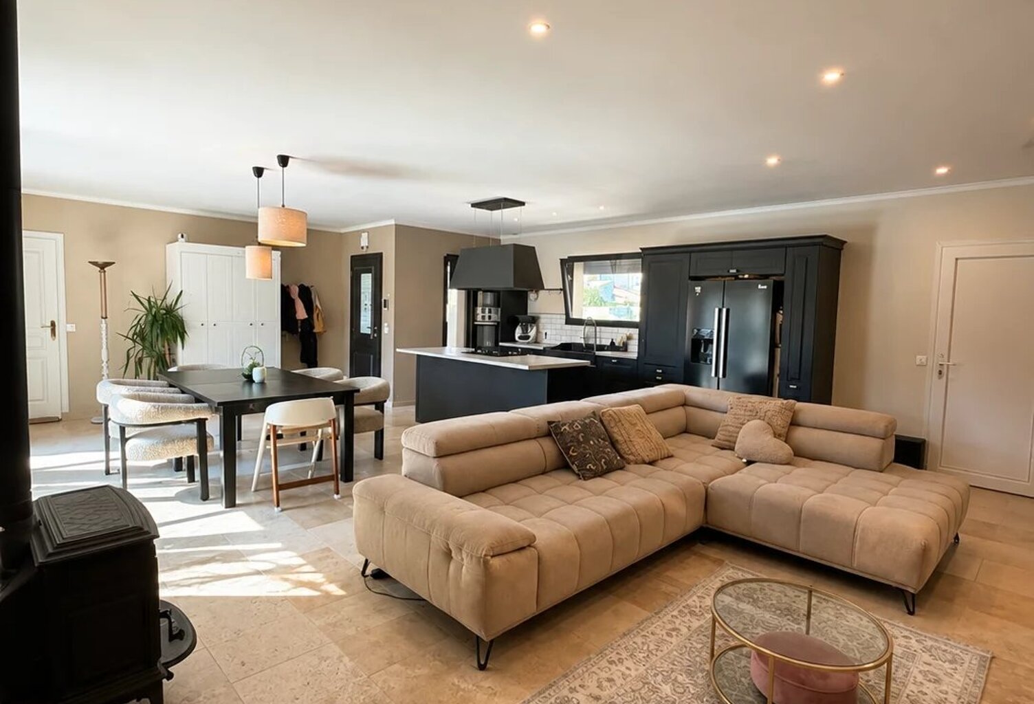 MAISON CONTEMPORAINE 3 CHAMBRES AVEC PISCINE – 120 M² – TERRAIN 707 M² – SAINT-GILLES — photo 1