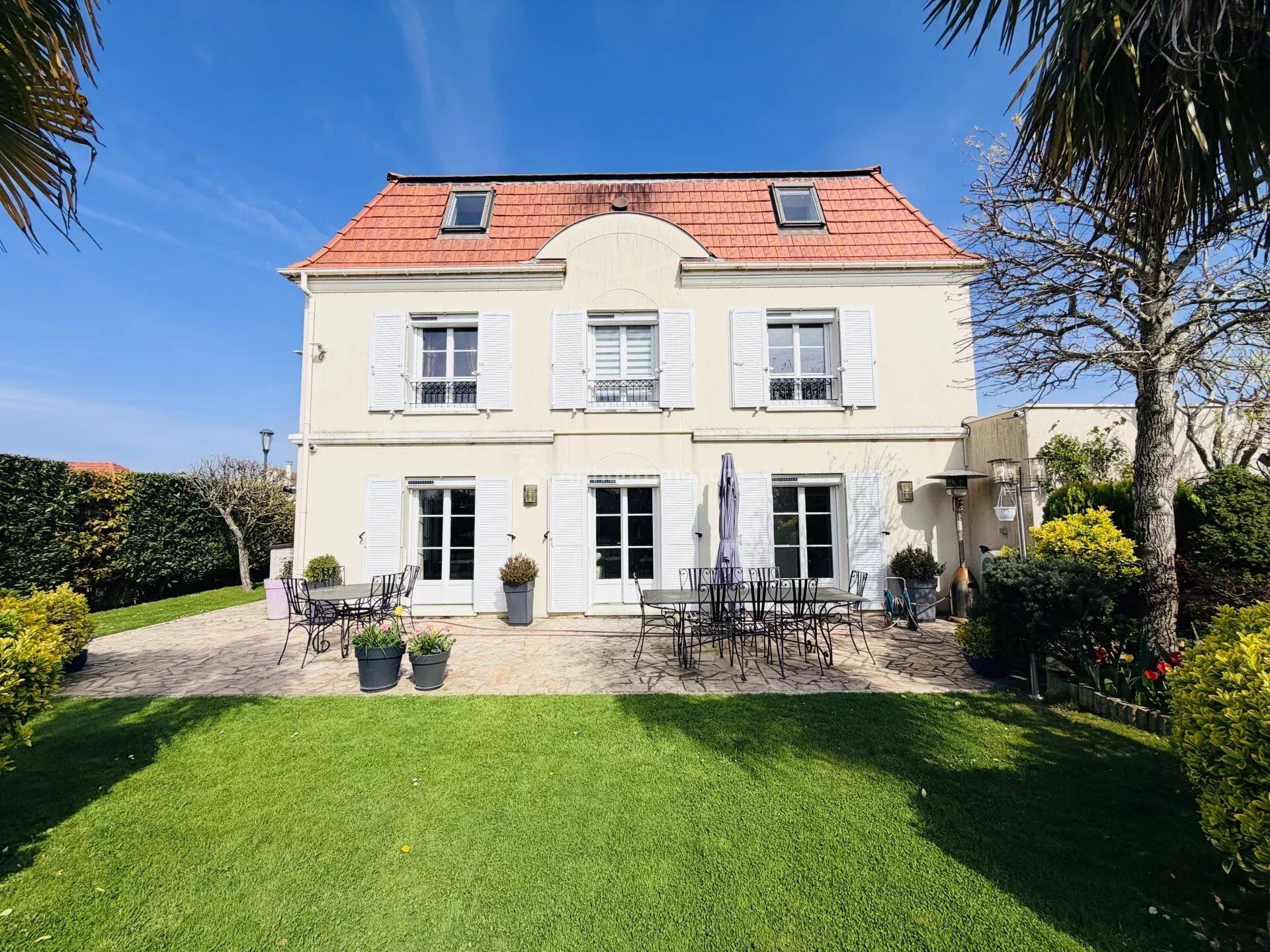Maison 9 pièces 198 m² · à Ozoir-la-Ferrière · 198 m² · 665 000 €
