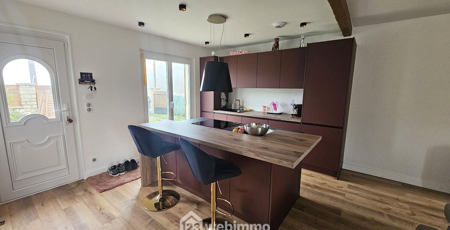 Maison - 61m² - Puiseaux — photo 1