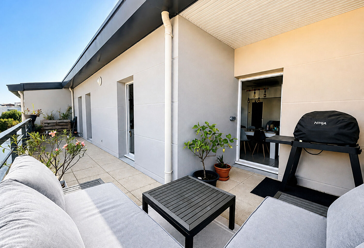 Appartement T4 avec grande terrasse - Dernier étage avec ascenseur - Avrillé — photo 1