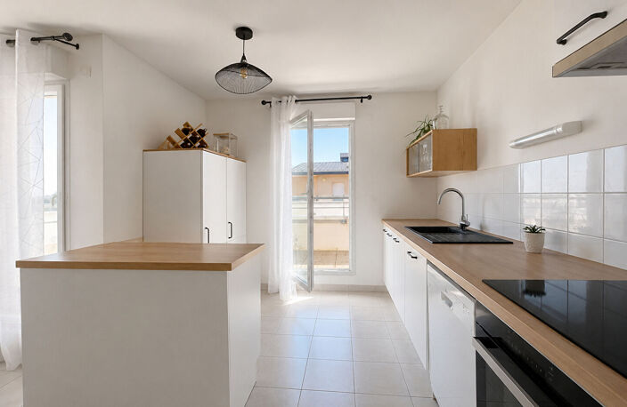 Appartement T4 avec grande terrasse - Dernier étage avec ascenseur - Avrillé — photo 3