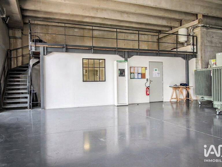 Location Murs commerciaux 155 m&sup2; — photo 1