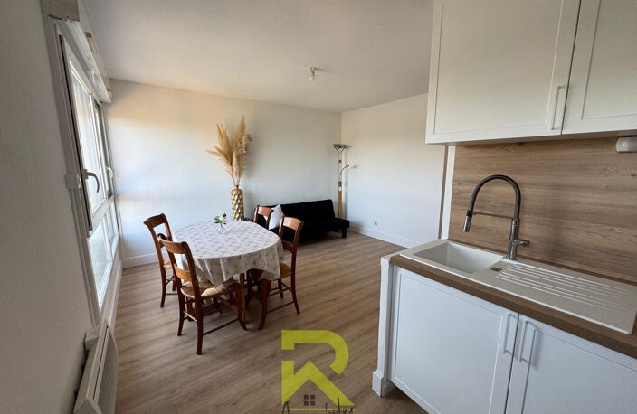 T2 + CABINE RÉNOVÉ   RÉSIDENCE AVEC PISCINE ET PARKING   RIC — photo 2