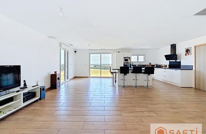 Maison récente avec 2 800 m² et belle vue — photo 2