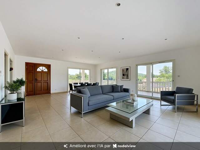 Maison de 5 pièces de 133 m² sur 2500 m² terrain — photo du bien