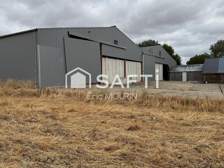 Local commercial de stockage, ou boxe pour caravane, camping car. — photo 1