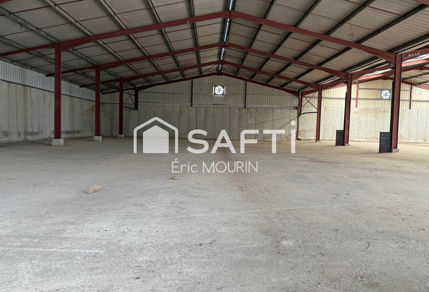 Local commercial de stockage, ou boxe pour caravane, camping car. — photo 1