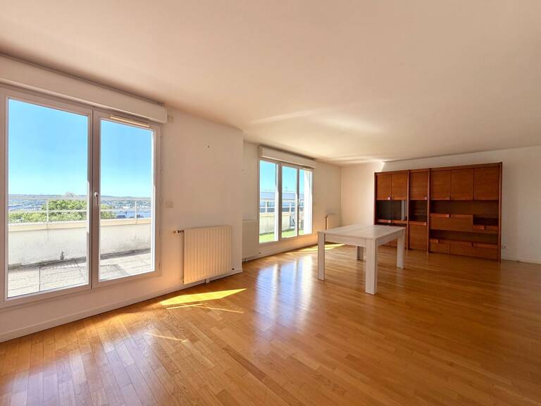 Appartement 5 pièces avec balcon, parking et cave — photo 1