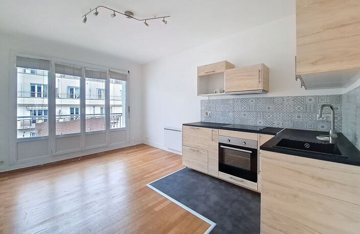 DPT (38) A LOUER - T2 bis rénové - 51m2  - Rue du Commandant — photo 2