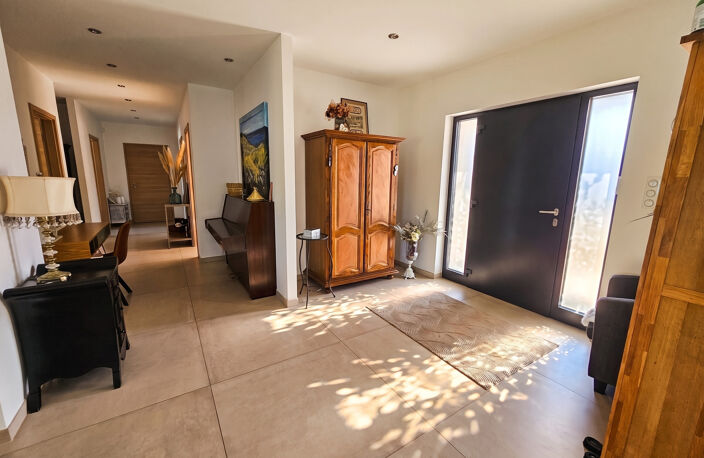VILLA INDIVIDUELLE  terrasse piscine terrain clos. — photo 4