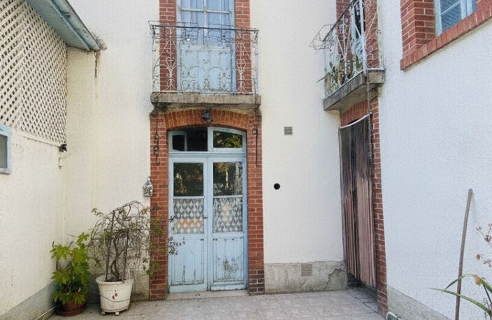 Maison de ville T5 de 151 m² - A rénover - Tournay — photo 2