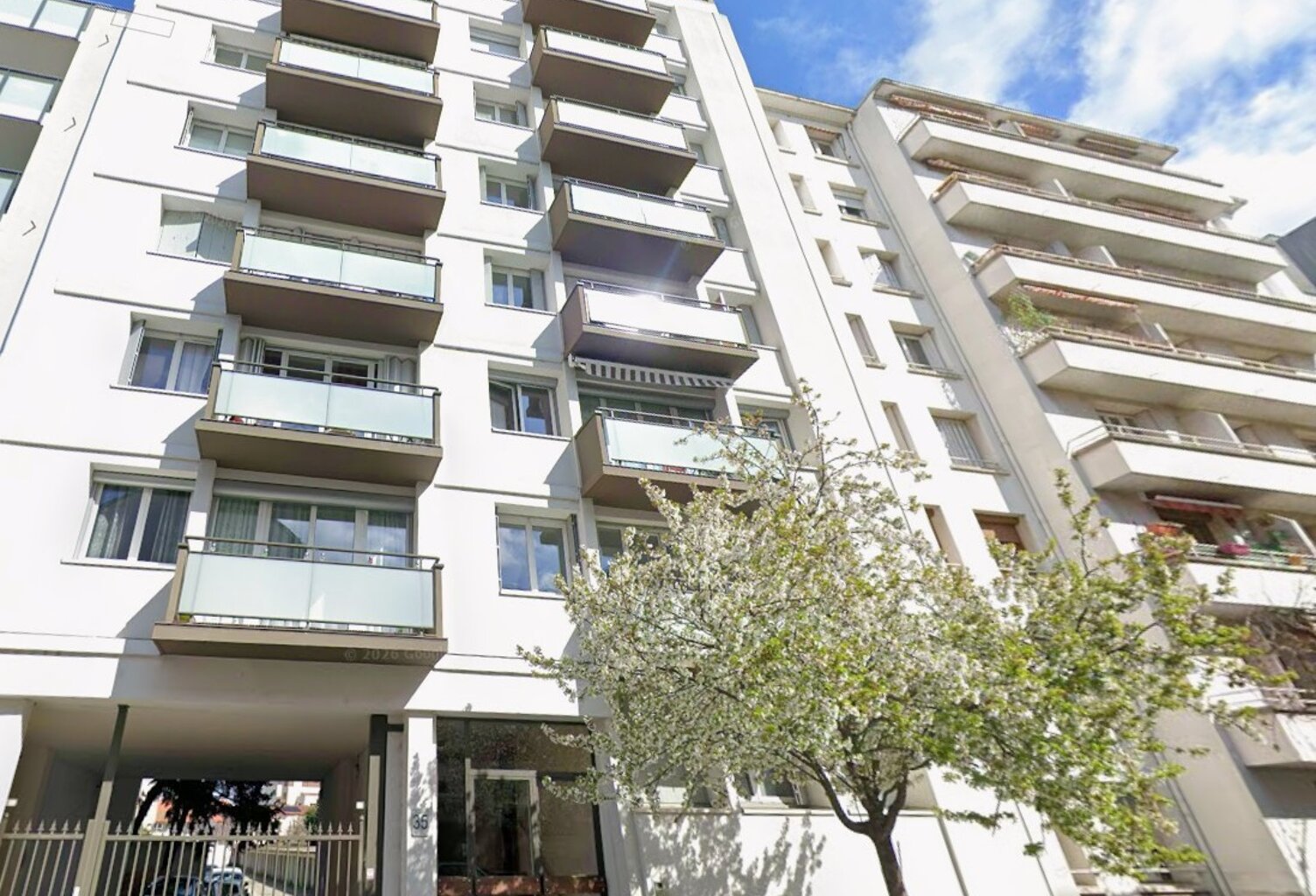 Location appartement 3 pièces 67 m² à Lyon 8 (69008) — photo 1
