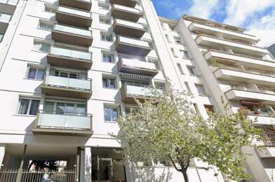 Appartement 3 pièces 811 €
