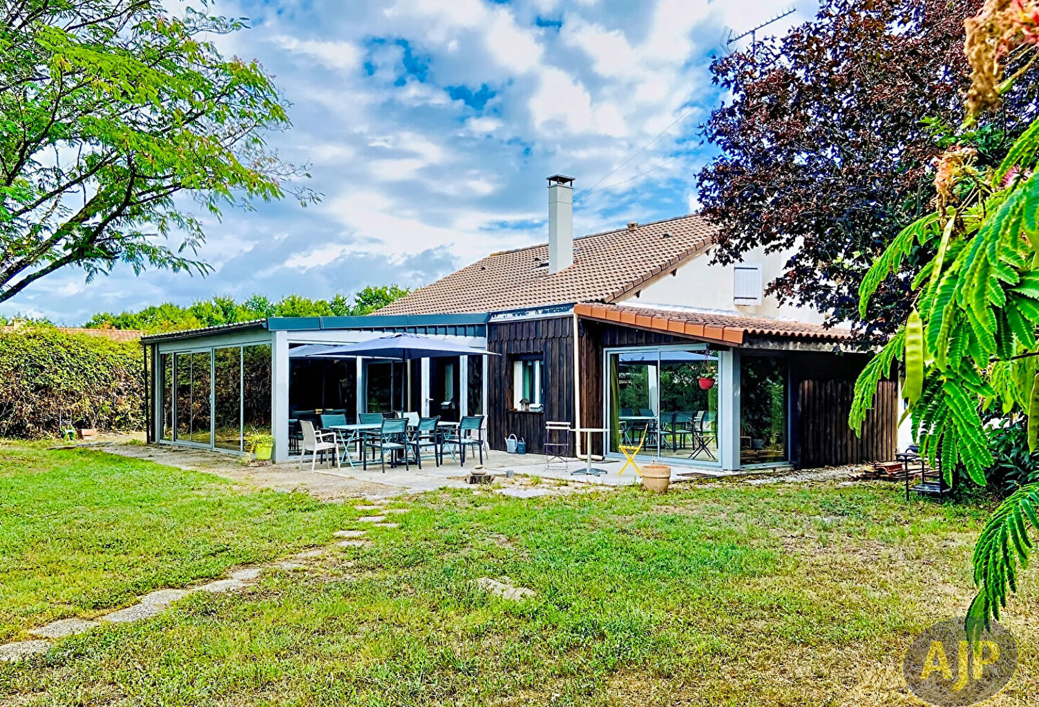 Gaillan - Landaise rénovée de 214m2 avec piscine ! — photo 1