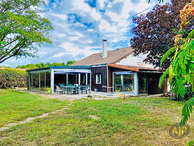 Gaillan - Landaise rénovée de 214m2 avec piscine ! — photo du bien