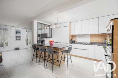 Maison 5 pièces 1660 €