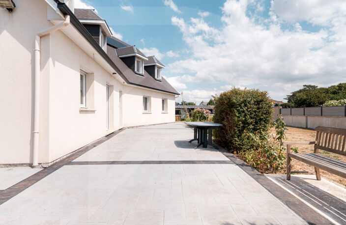 MAISON INDIVIDUELLE - VIE DE PLAIN-PIED - 234M2 - PISCINE - ROGERVILLE — photo 3