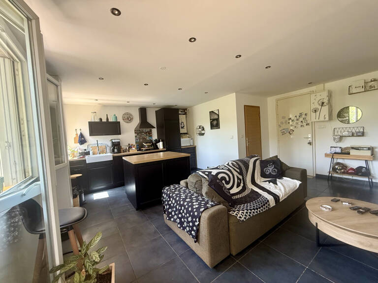 Aubagne - Appartement type 3 — photo 1