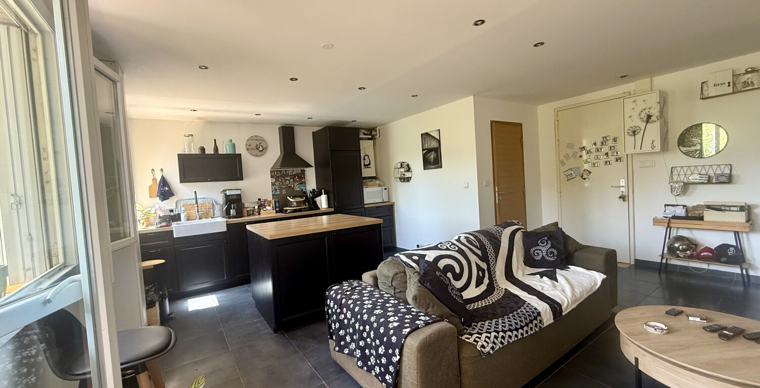 Aubagne - Appartement type 3 — photo 1