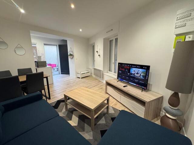 Maison + garage couvert à 300 m de la plage de rochebonne. — photo du bien