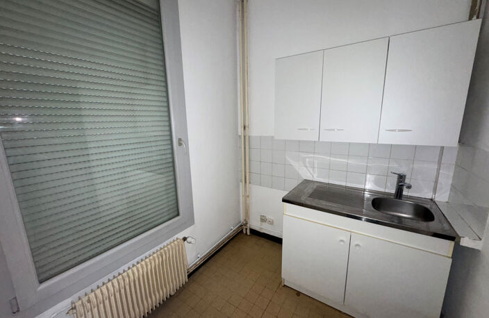 STUDIO - PROCHE JEAN MONNET — photo 2