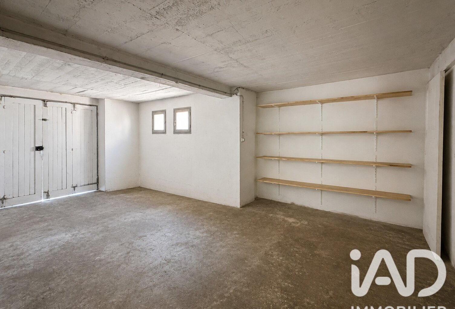 Vente Garage 18 m&sup2; — photo 1