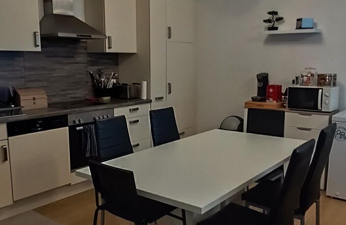 Situé à Mulhouse, dans une petite copropriété, appartement T2 de 54.35 m², vendu loué, proche des axes routiers, proches des commerces — photo 4