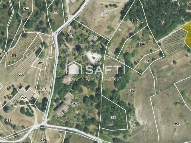 8 gîtes, Mazet, Atelier, Grange, d'environ 696 m2 sur terrain de 2 h — photo du bien