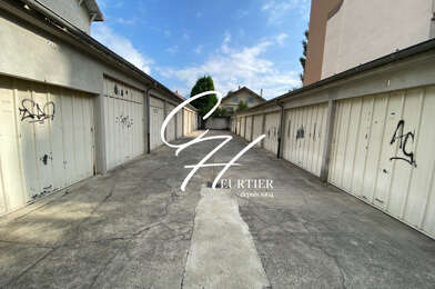 Garage  81 €