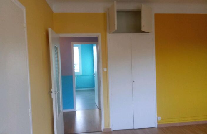 LOCATION T3 DECAZEVILLE SANS FRAIS D'AGENCE — photo 2