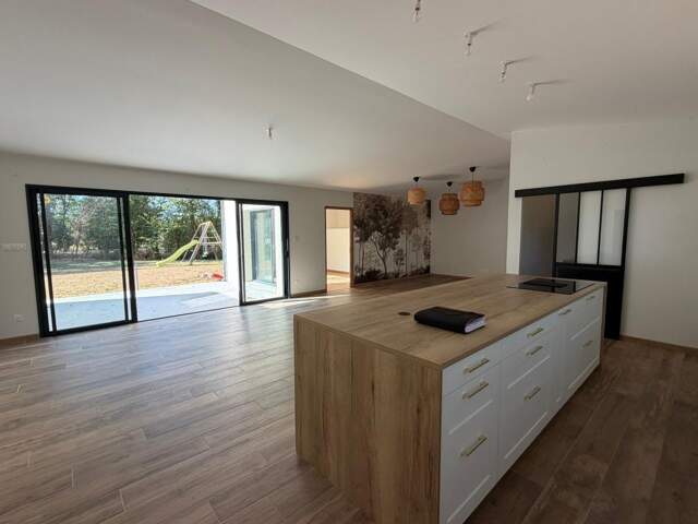 AIZENAY (85)- CALME ABSOLU - VILLA CONTEMPORAINE 2024 GRAND CONFORT 4 CHAMBRES AVEC GARAGE SUR 783 M² — photo du bien