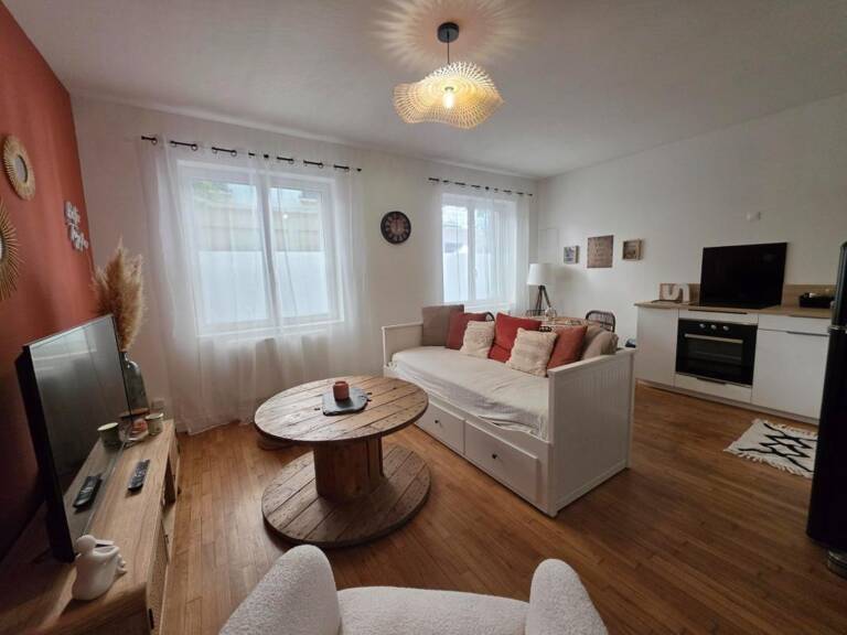 Appartement à vendre T2 Rénové à neuf en rez-de-chaussée - 42,73 m² - VICHY (03200) - 110 000 € — photo 1