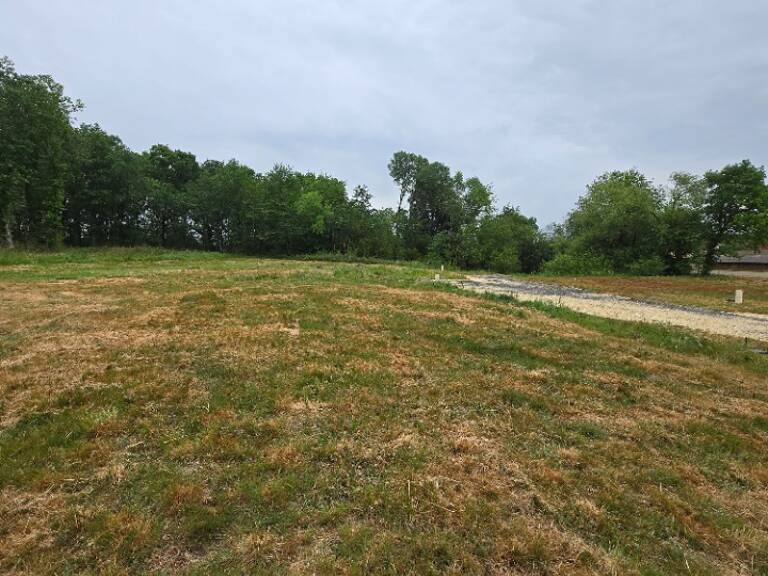 Terrain à bâtir à Boisredon (17150) — photo 1