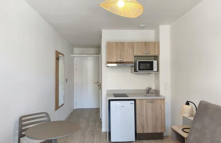Studio neuf tout équipé - quartier universitaire La Rochelle — photo 4