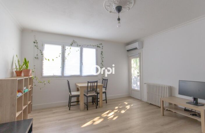 APPARTEMENT A VENDRE AU DERNIER ÉTAGE / BON ÉTAT / SECTEUR MAS DREVON — photo 2