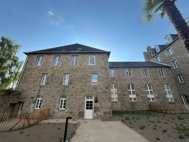 STUDIO À Louer — photo du bien
