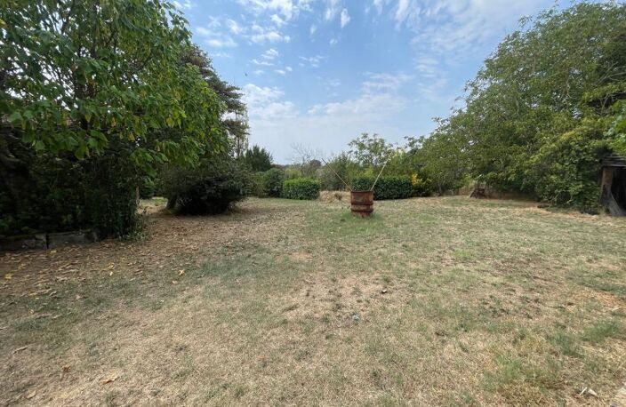 BAZIEGE Maison, 2 studios et plus de 3 000 m² pour imaginer votre projet — photo 3