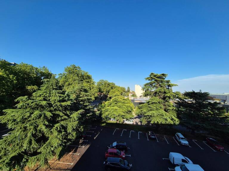 Appartement à vendre – Orléans, dernier étage avec vue dégagée — photo 1