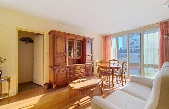 Appartement à vendre – Orléans, dernier étage avec vue dégagée — photo 3