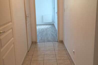 Appartement 3 pièces 880 €